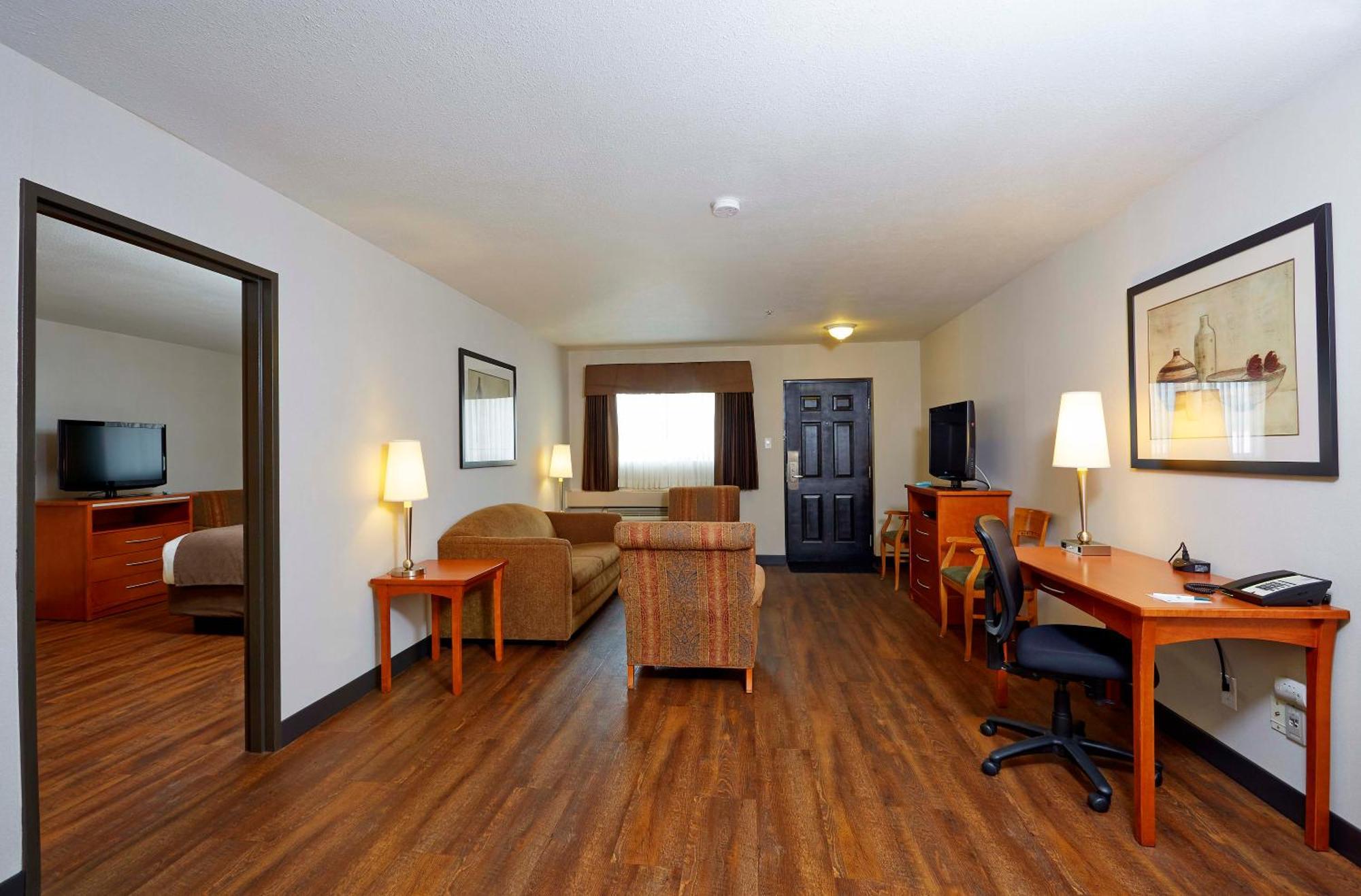 Quality Inn & Suites Saskatoon Room photo