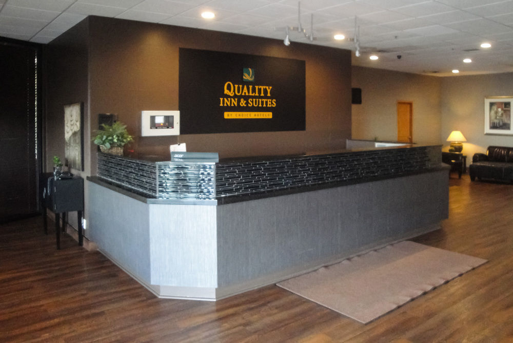 Quality Inn & Suites Saskatoon Exterior photo